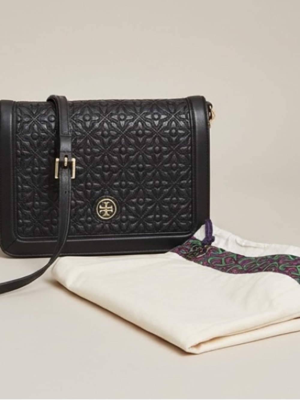Tory Burch Fleming Quilted Leather Crossbody Shoulder Bag Black EUC Dust Bag - Picture 10 of 13